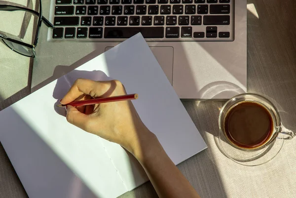 Mano Mujer Negocios Escribiendo Papel Puesto Trabajo Concepto Negocio —  Fotos de Stock