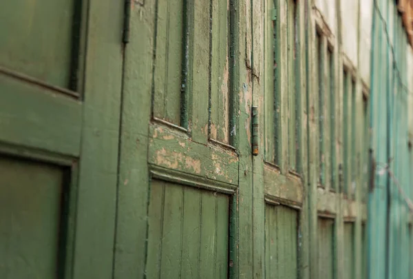 Zielone Vintage Drewniane Drzwi Stare Tradycyjne Domu Azji Budynek Zewnętrzny — Zdjęcie stockowe