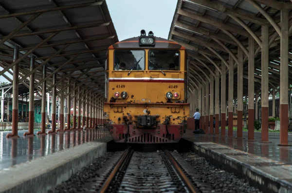 Chiangmai Thailand Sep 2020 Tåget Står Parkerat Plattform Och Väntar — Stockfoto