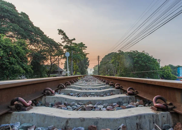 Gamla Järnvägsspår Landsbygden Mot Vacker Himmel Naturen Transport Och Sjöfart — Stockfoto