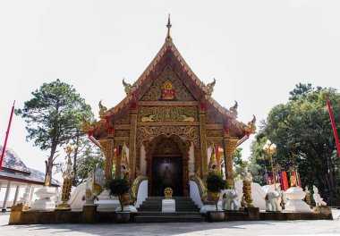 Phra That Doi Tung Tapınağı (Wat Phra that Doi Tung). Budist manastırı ve halk tapınağı. Chiang Rai bölgesi Tayland. Seçici odak.