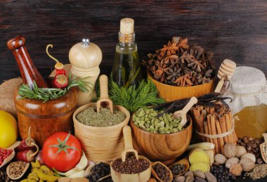 Baharat lezzetli yemek pişirmek için çeşitli