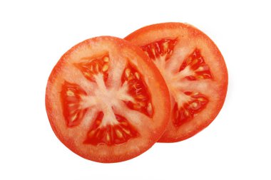 Beyaz arka planda taze olgun domates. 
