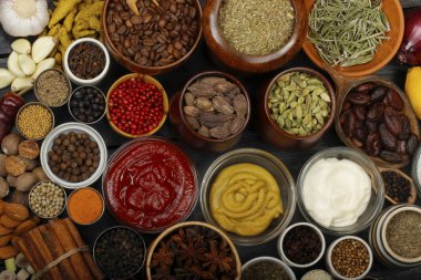 Baharat lezzetli yemek pişirmek için çeşitli