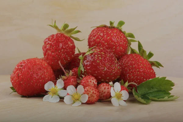 Rode Rijpe Aardbeien Verse Bessen — Stockfoto