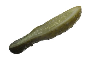 Salatalık turşusu beyaz arkaplanda izole edilmiş.