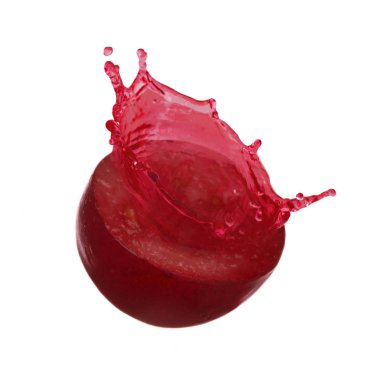 Beyaz arka planda izole kızılcık yakın çekim 