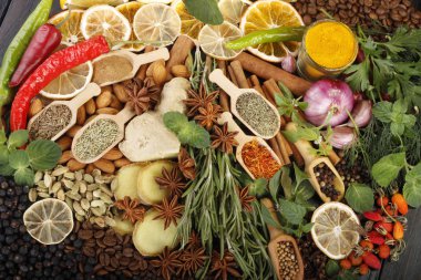 Baharat lezzetli yemek pişirmek için çeşitli