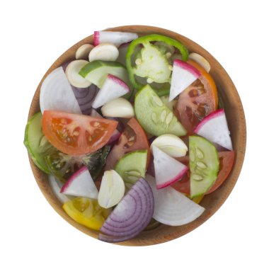 Beyaz üzerinde izole çeşitli sebzeler closeup 