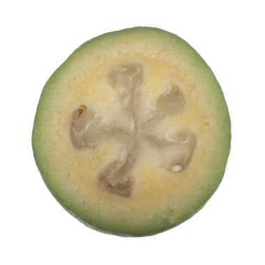 Taze feijoa beyaz arka plan üzerinde izole 