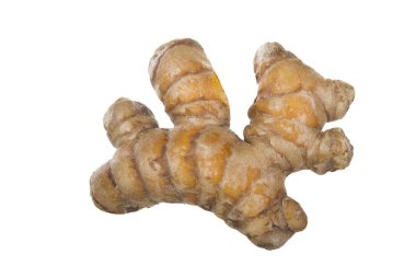 Beyaz arkaplanda izole edilmiş zerdeçal kökü