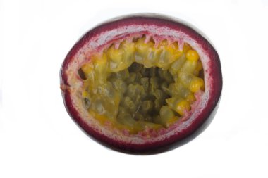 tatlı tutku beyaz arka plan üzerinde izole meyve