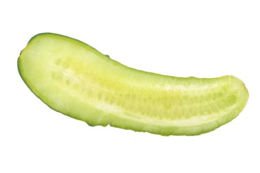 Salatalık beyaz arka plan üzerinde izole parçası