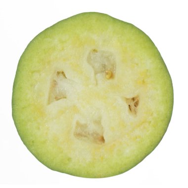 Taze feijoa beyaz arka plan üzerinde izole 