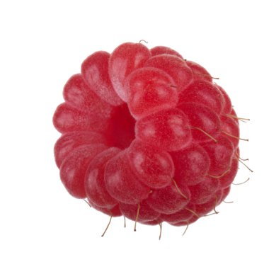 Beyaz arka plan üzerinde izole Olgun tatlı ahududu