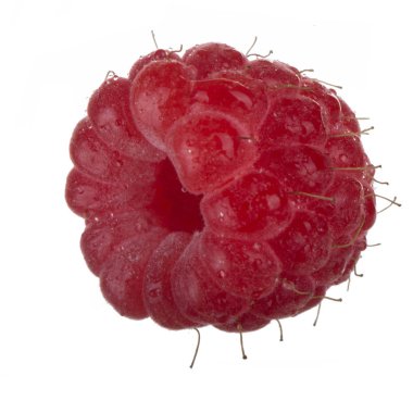 Beyaz arka plan üzerinde izole Olgun tatlı ahududu