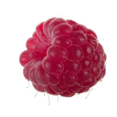 Beyaz arkaplanda kırmızı ahududu izole edildi