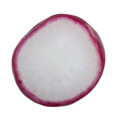 Beyaz arkaplanda taze turp izole edildi