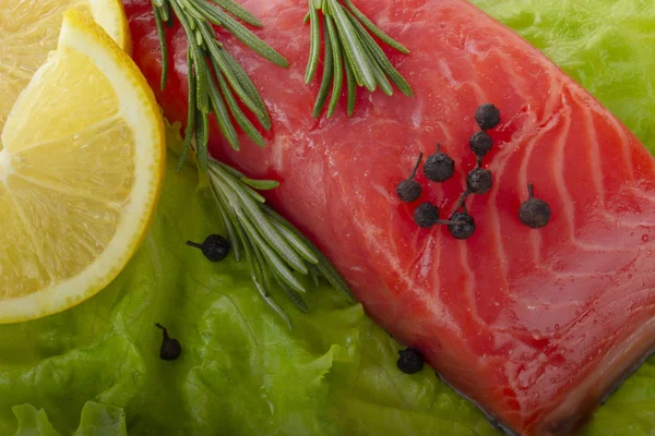 Closeup Raw Salmon Green Lettuce — Stock Photo, Image