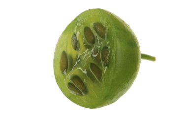 Beyaz arka planda izole bektaşi üzümü yakın çekim