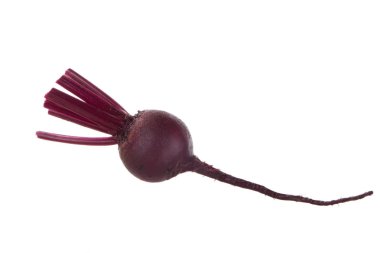 Beyaz arka plan üzerinde izole kırmızı pancar sebze