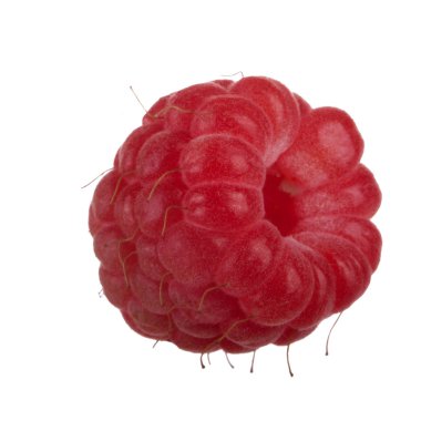 Olgun kırmızı ahududu beyaz arkaplanda izole