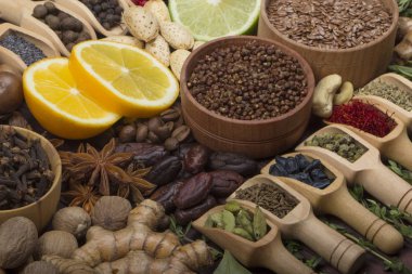 Baharat lezzetli yemek pişirmek için çeşitli