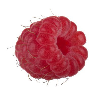 Olgun kırmızı ahududu beyaz arkaplanda izole