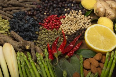 Baharat lezzetli yemek pişirmek için çeşitli