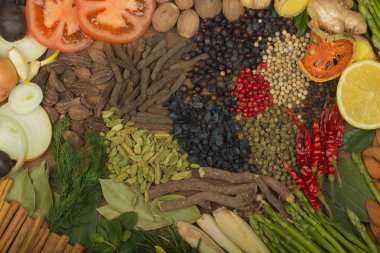 Baharat lezzetli yemek pişirmek için çeşitli