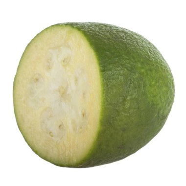 Taze feijoa beyaz arka plan üzerinde izole 