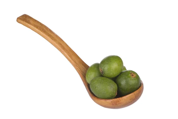 Close Van Feijoa Houten Lepel Geïsoleerd Wit — Stockfoto