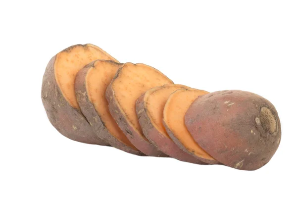 Scheiben Geschnittene Süßkartoffel Isoliert Auf Weißem Hintergrund — Stockfoto
