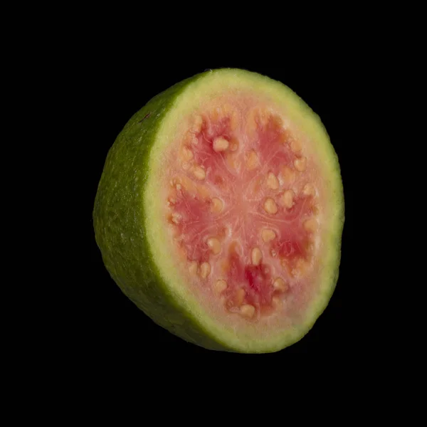 Nahaufnahme Von Guave Auf Schwarzem Hintergrund — Stockfoto