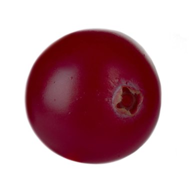 Beyaz arka planda izole kızılcık yakın çekim 