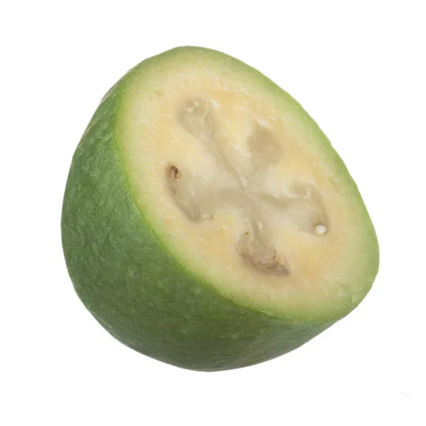 Feijoa Fresco Isolado Sobre Fundo Branco — Fotografia de Stock