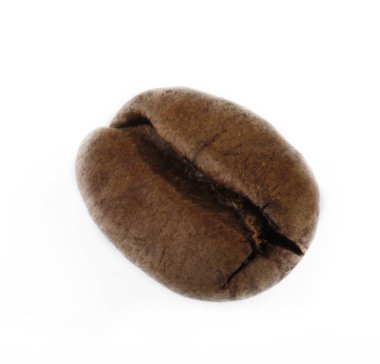 Kahve çekirdeği beyaz arka planda izole edilmiş.