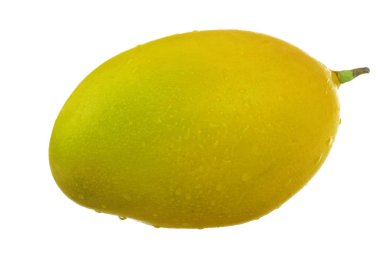 Beyaz arka plan üzerinde izole taze ham mango meyve