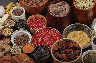 arka planda farklı baharatlar, yakın