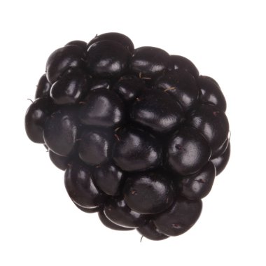 olgun tatlı böğürtlen beyaz arka plan izole, yakın çekim 