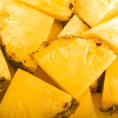 tatlı lezzetli ananas dilimleri, yakın görünüm 