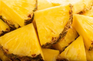 tatlı lezzetli ananas dilimleri, yakın görünüm 