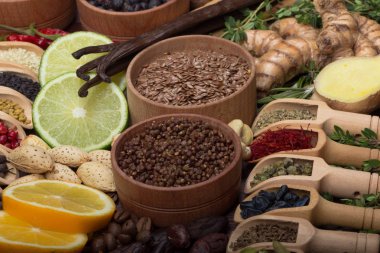 arka planda farklı baharatlar, yakın