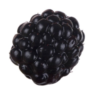 olgun tatlı böğürtlen beyaz arka plan izole, yakın çekim 