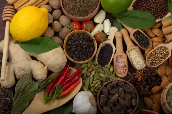 arka planda farklı baharatlar, yakın