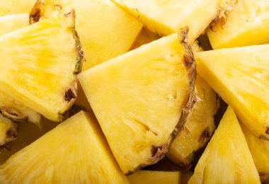 tatlı lezzetli ananas dilimleri, yakın görünüm 