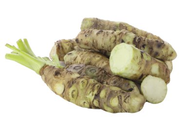 beyaz arka plan üzerinde izole wasabi kökleri, yakın çekim  