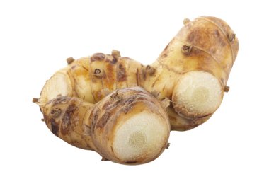 beyaz arka planda izole galanga kökü, yakın çekim  