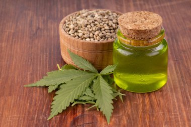 arka planda esrar ot, yakın