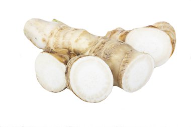 beyaz arka planda izole sebze kökleri